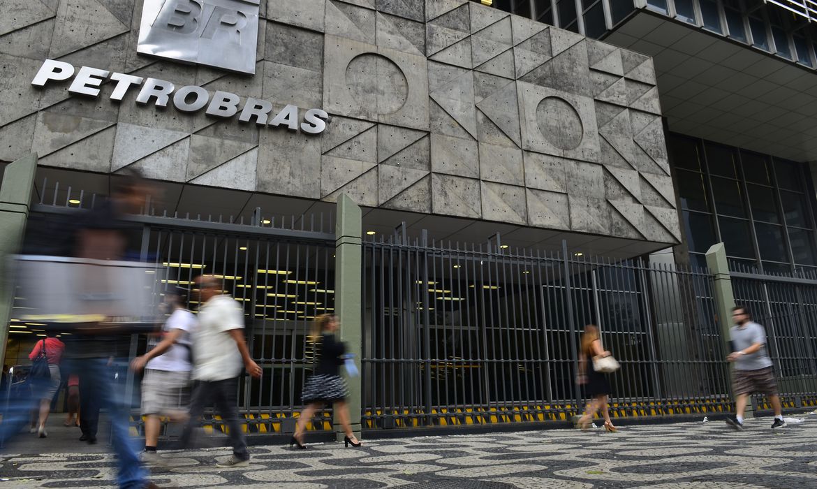 Segundo a Petrobras, preços são baseados no valor do produto no mercado internacional e na taxa de câmbio – Crédito: Agência Brasil 