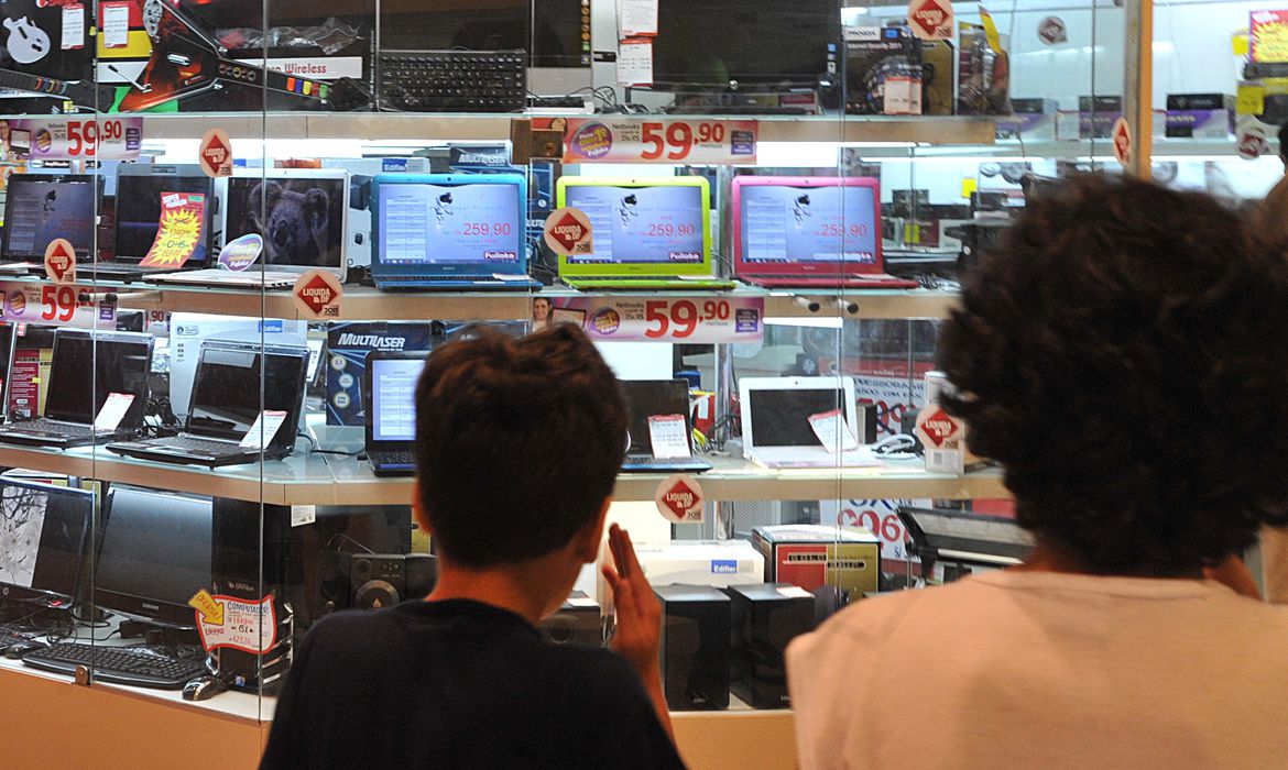 Equipamentos de informática e telecomunicações comprados no exterior pagarão 10% a menos de Imposto – Crédito: Marcello Casal Jr./Agência Brasil 