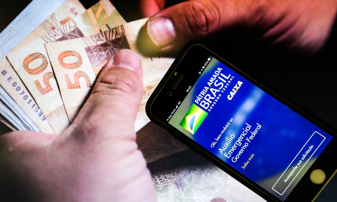 Recursos serão depositados nas contas digitais abertas pela Caixa para os beneficiários – Crédito: Marcelo Casal Jr/Agência Brasil