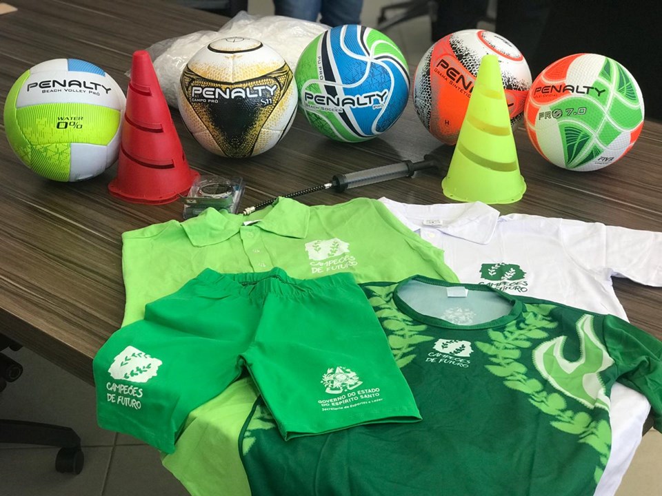 Montanha e Mucurici receberam materiais esportivos do projeto Campeões de Futuro - Crédito: Divulgação/Sesport