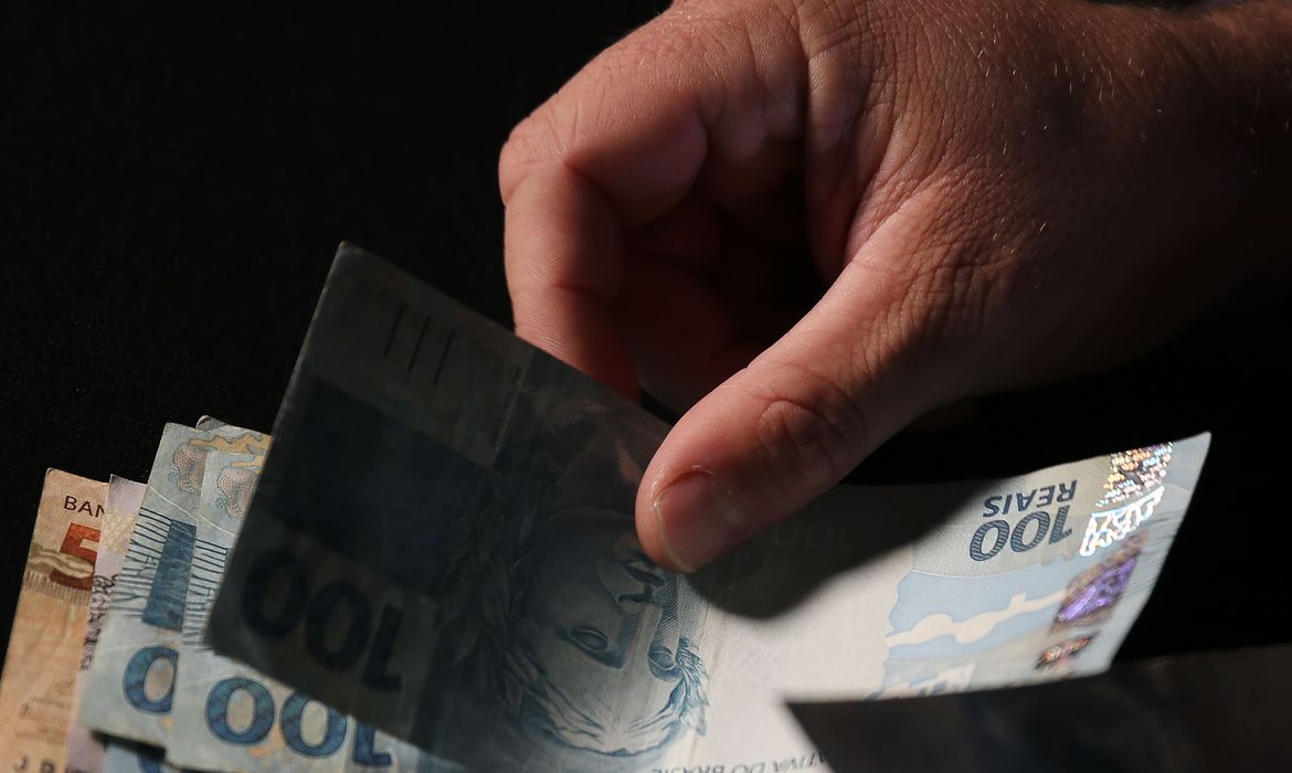 Salário mínimo em 2023 será de R$ 1.294 e não terá aumento acima da inflação - Crédito: José Cruz/Agência Brasil 