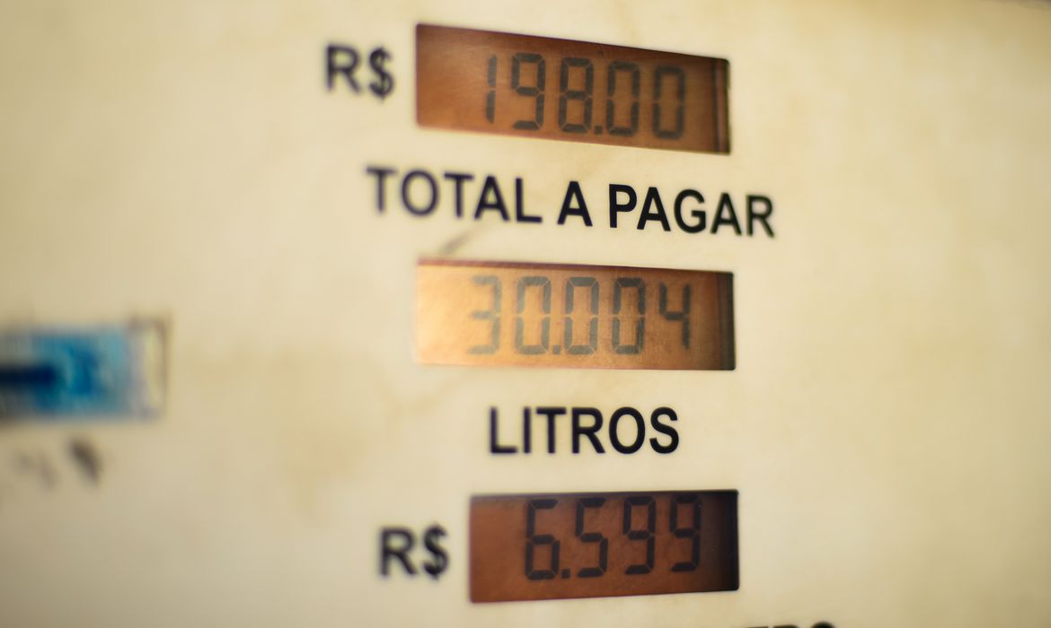 Postos terão duas formas de mostrar preços de combustíveis - Crédito: Marcello Casal Jr/Agência Brasil 