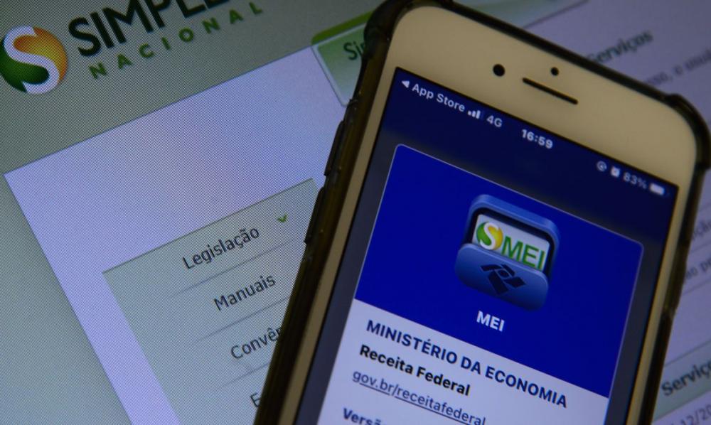 Para preencher a declaração é preciso acessar o serviço disponível no portal do Simples Nacional - Crédito: Marcello Casal Jr/Agência Brasil 