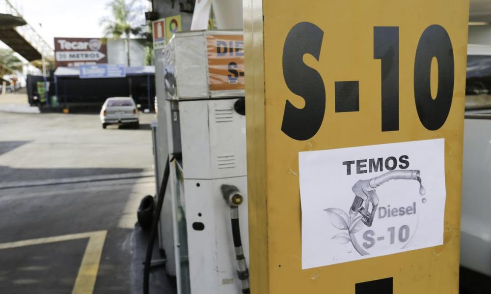  Litro do diesel A passará a custar R$ 4,89 para às distribuidoras - Crédito: Agência Brasil 
