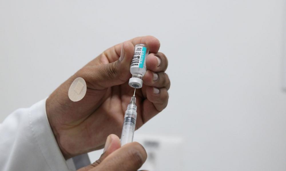  Doses bivalentes de reforço serão aplicadas em nova campanha de vacinação contra a Covid-19 no Espirito Santo (Crédito: Rovena Rosa/Agência Brasil) 