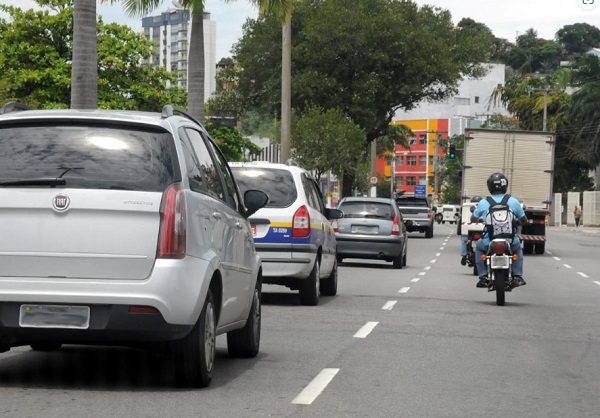 Os motoristas que fizerem o pagamento do IPVA em cota única terão 15% de desconto (Crédito: Governo-ES)
