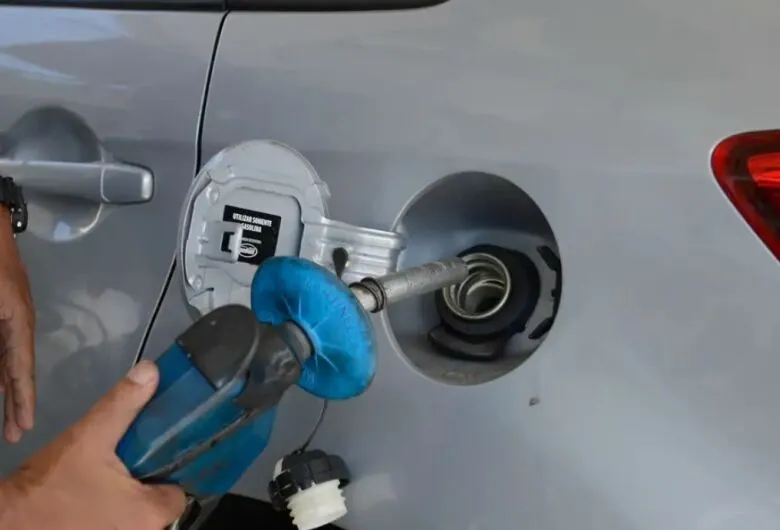 Preço de venda da gasolina para as distribuidoras passará a ser de R$ 3,01 por litro (Crédito: Tomaz Silva/Agência Brasil) 