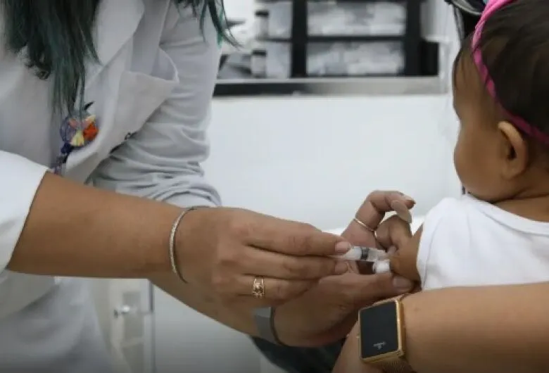 Sem gotinha: entenda como fica novo esquema vacinal contra a pólio
