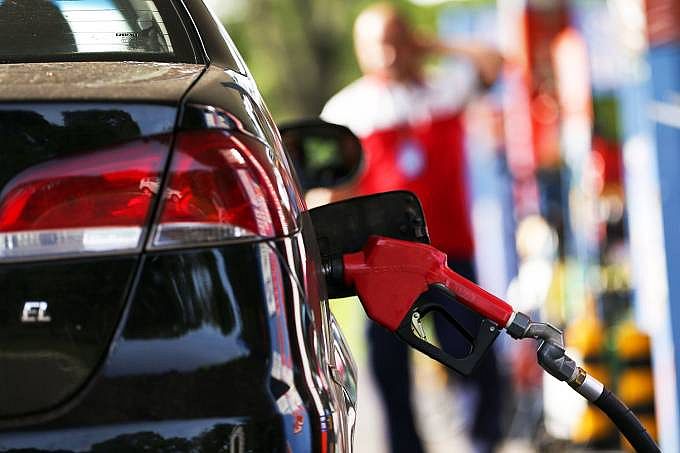 Petrobras vai reduzir em 1,5% o preço da gasolina e em 4,1% o preço do litro do diesel para as distribuidoras – Crédito: Marcelo Camargo/Agência Brasil 