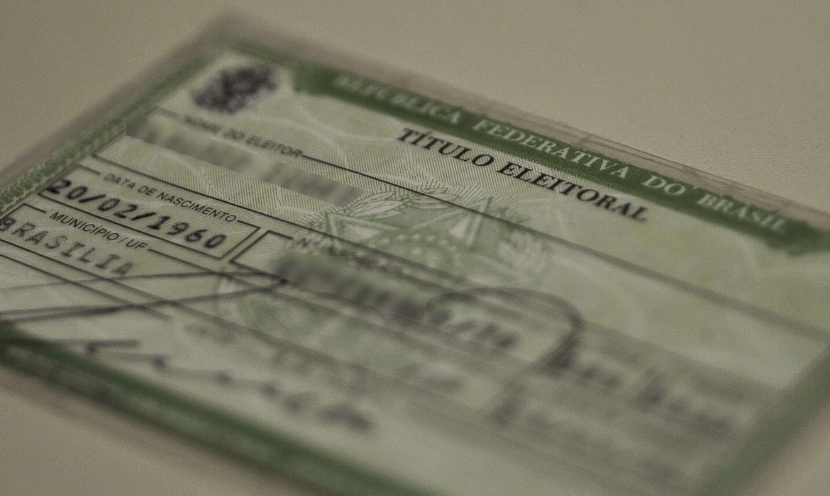 Para regularizar o título, o cidadão deve comparecer ao cartório eleitoral próximo a sua residência - Crédito: Marcello Casal Jr/Agência Brasil 