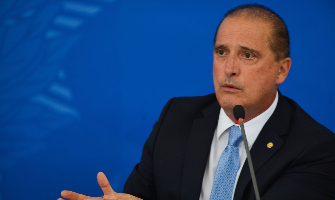 O ministro da Cidadania Onyx Lorenzoni, afirmou que o governo pretende agilizar o auxílio de R$ 600 – Crédito: Marcello Casal Jr./Agência Brasil 