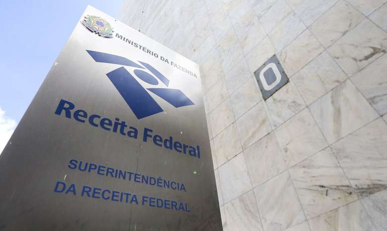 A medida é em decorrência do adiamento do prazo para entrega da Declaração do Imposto de Renda Pessoa Física – Crédito: Marcello Casal Jr/Agência Brasil 