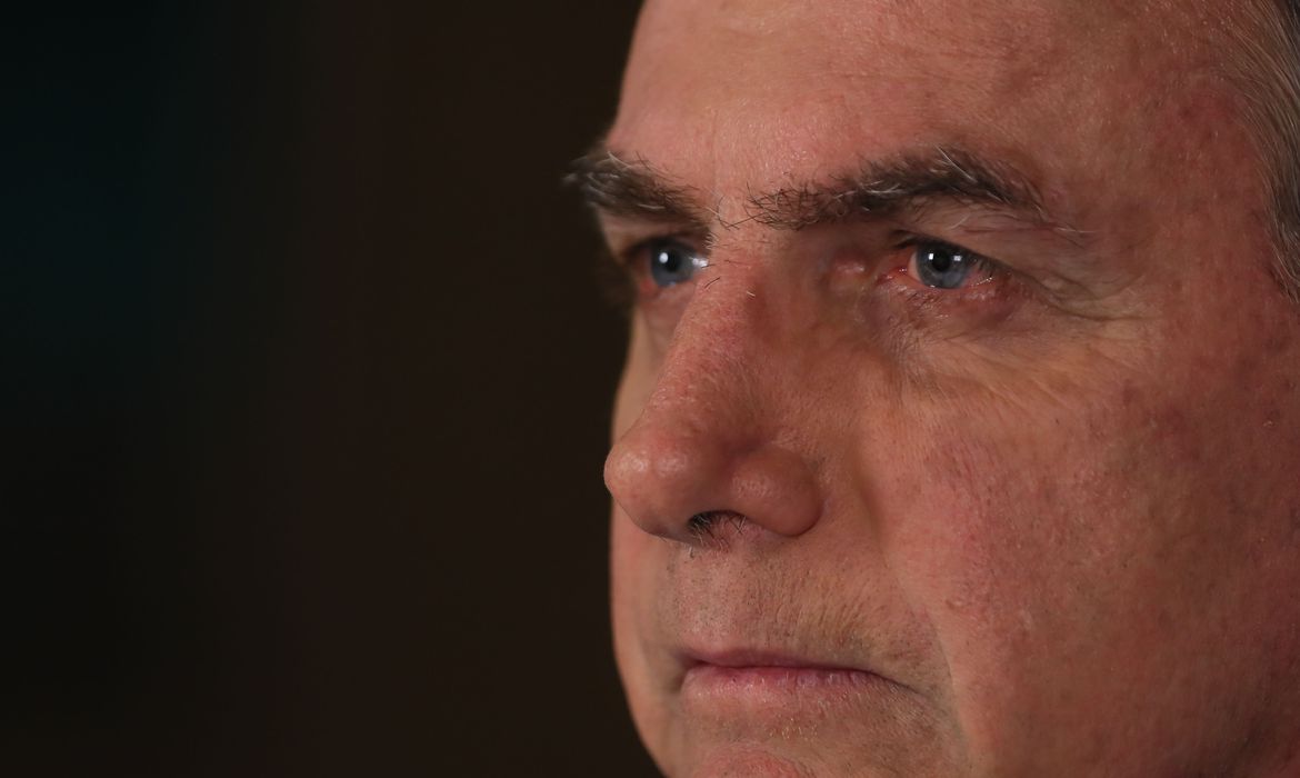 Afirmação foi feita por Bolsonaro em entrevista concedida na portaria do Palácio do Alvorada – Crédito: Isac Nóbrega/PR 