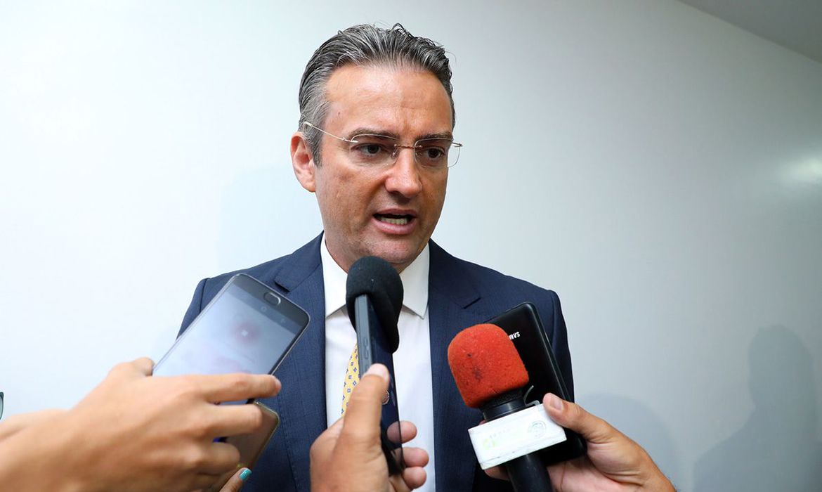 O termo de posse foi assinado em reunião fechada no gabinete do presidente Jair Bolsonaro – Crédito: Márcio Ferreira/ Governo de Alagoas